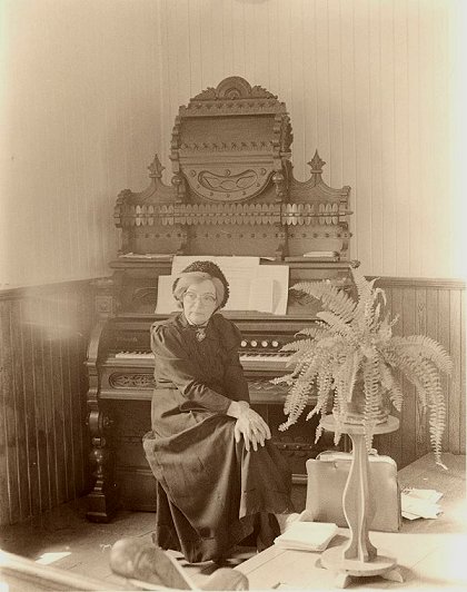 organist.jpg
